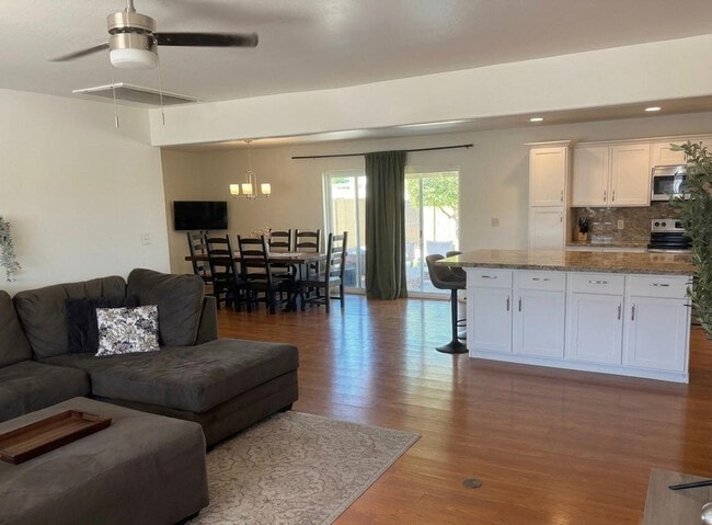 Building Photo - 2218 N 81st St