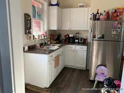 kitchen - 192 Front St