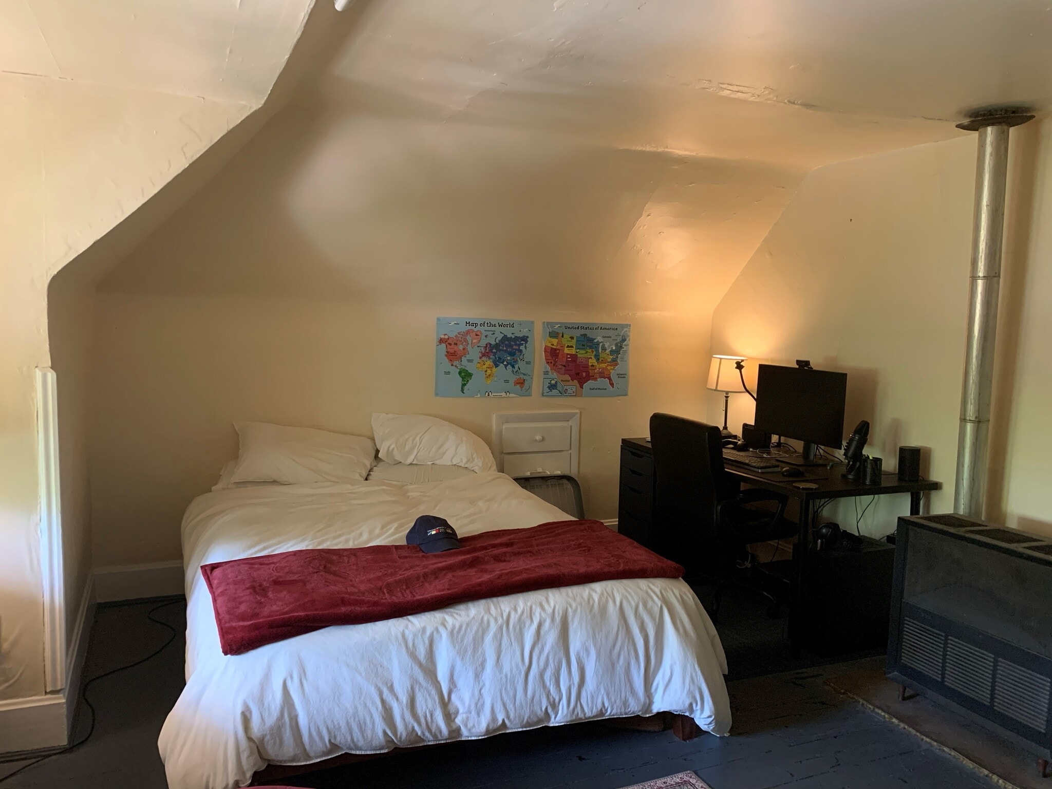 Living/Bedroom - 1284 Highland St