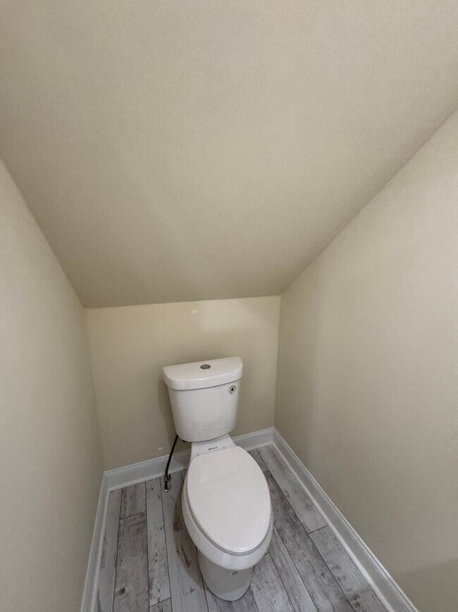 Building Photo - Be the first to live in this 3 bed/3.5 bath home across from Meharry Medical- great location with...