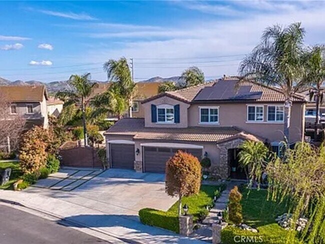 Primary Photo - Absolutely Stunning home in Eastvale & loc...