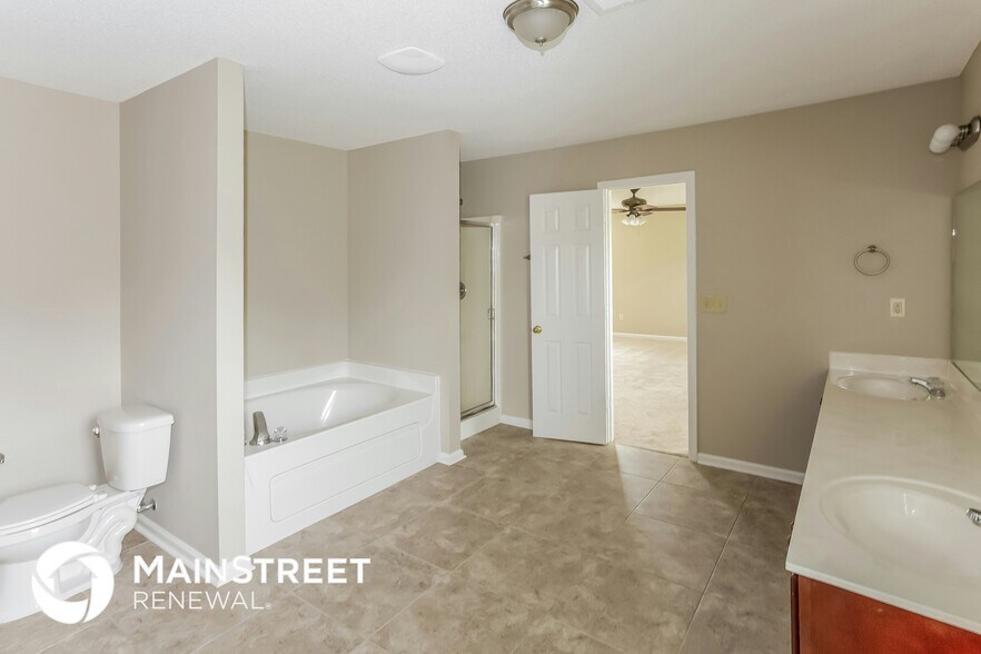 Building Photo - 9966 Chariden Dr