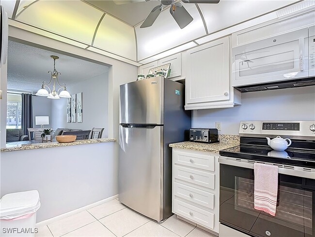 Building Photo - 200 Turtle Lake Ct