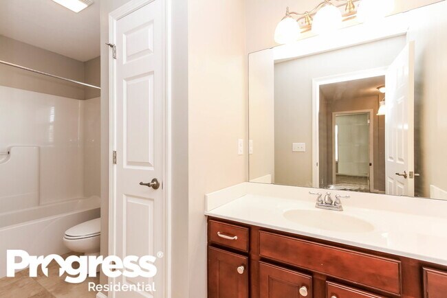Building Photo - 561 Grabill Dr