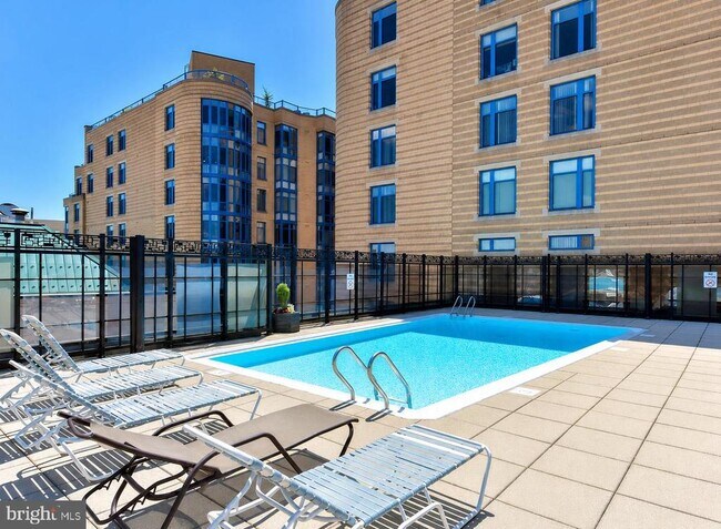Building Photo - 1440 N St NW