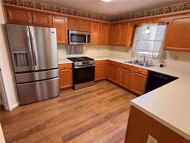 Building Photo - 2110 Glenellen Dr NW