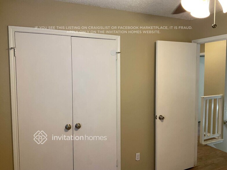 Building Photo - 2207 Bennington Dr