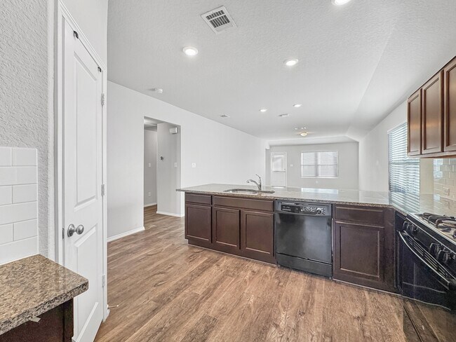 Building Photo - 9714 Marbach Hl