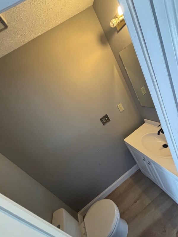 Building Photo - 143 Wiltshire Ave