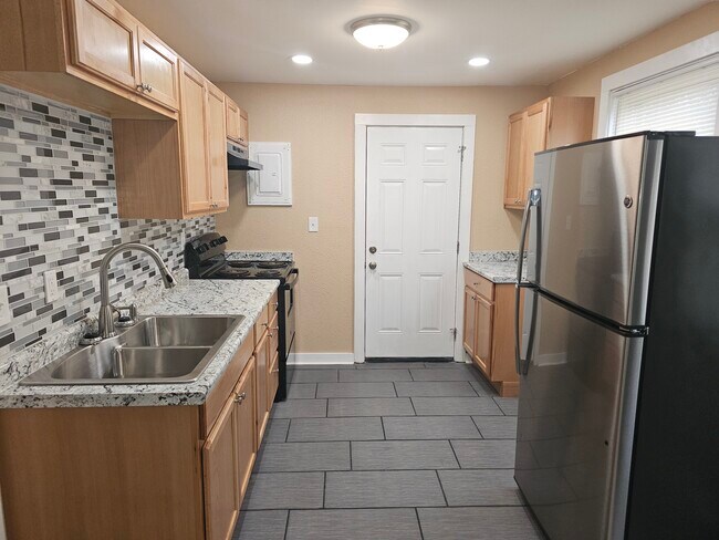 Building Photo - 505 S Magnolia St