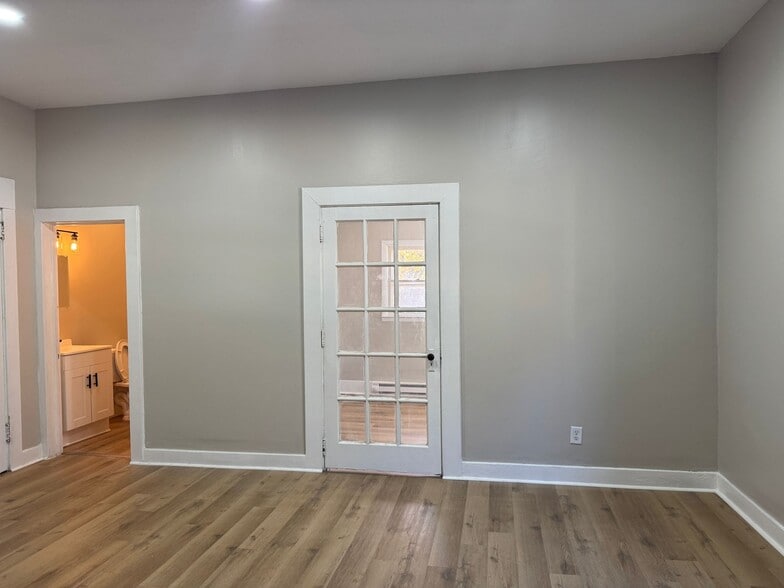 Building Photo - 500 S Douglas Ave