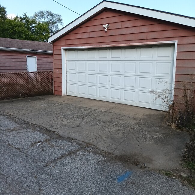 Building Photo - 220 Taft St