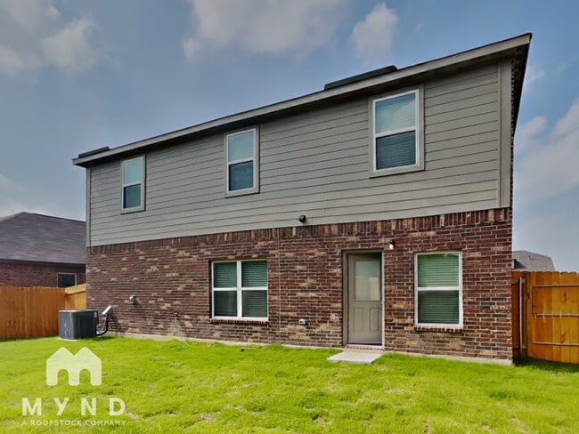 Building Photo - 1106 Clark Dr