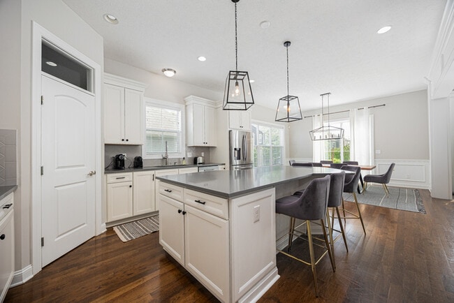 Building Photo - Stunning home in Olentangy schools!