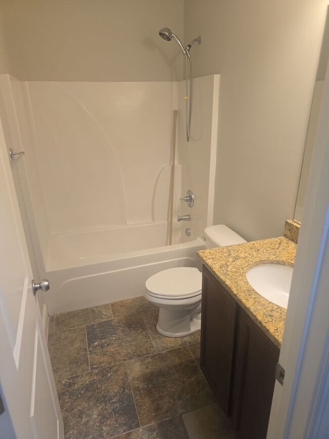 Building Photo - The Manors at White Knoll