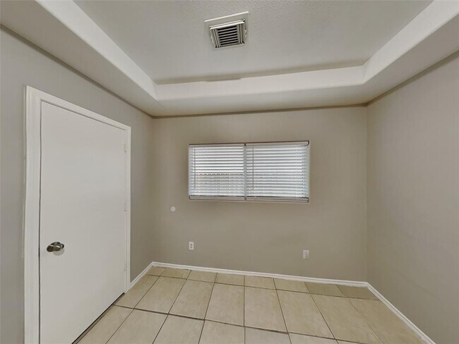 Building Photo - 2311 Shady Birch Dr