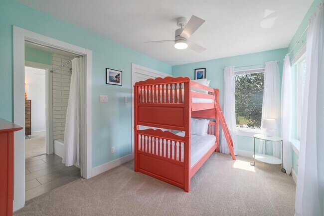 Building Photo - 3610 Crosswind Dr