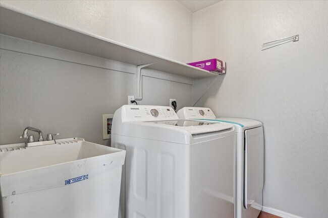 Building Photo - 16666 S 21st St