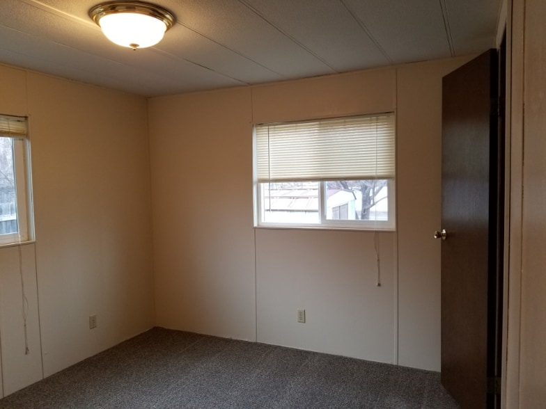 Building Photo - 24 E Adams St