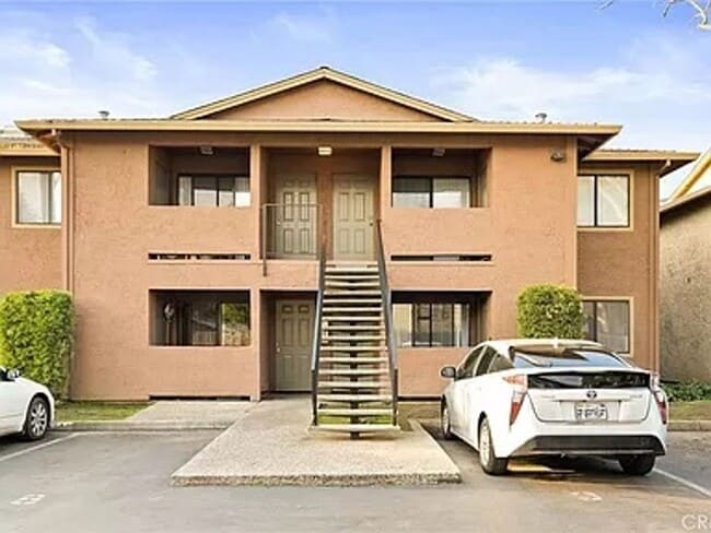 Primary Photo - Check out the video! 3 Bedroom 2 Bath Cond...