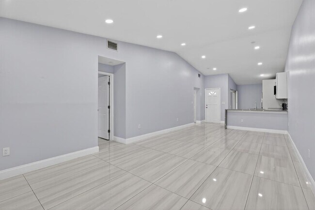 Building Photo - 4404 Treasure Cove Dr