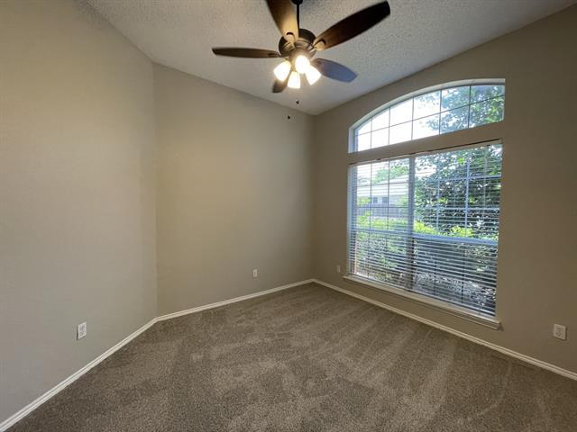 Building Photo - 1405 High Crest Dr