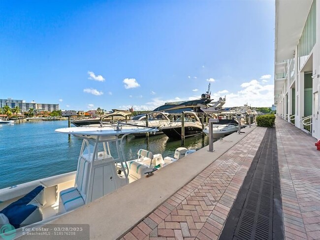 Building Photo - 400 Sunny Isles Blvd