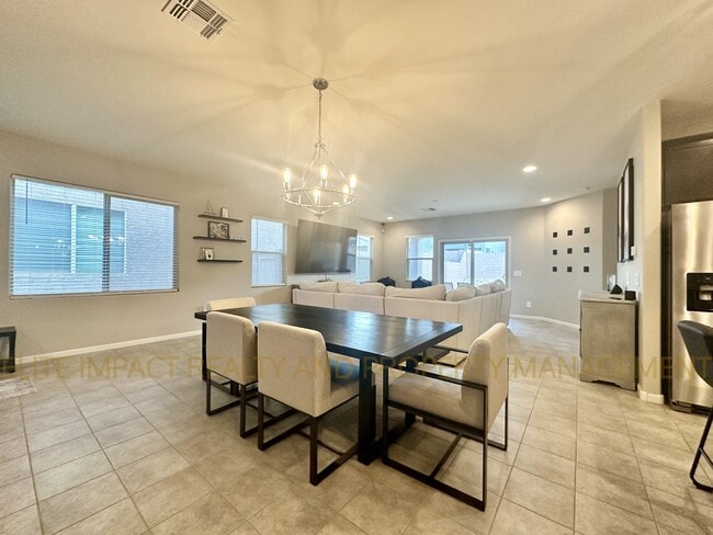 Building Photo - 7755 S Via Casa De Campo