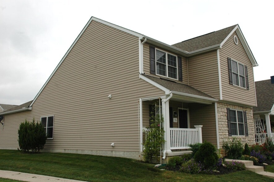 Building Photo - 96 Arrowfeather Ln