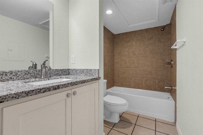 Building Photo - 1311 Antoine Dr