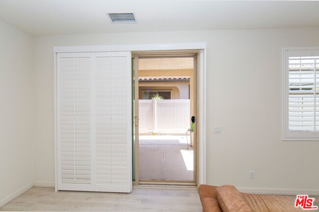 Building Photo - 10922 Mesa Ct