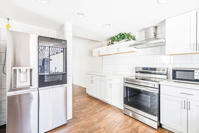 Building Photo - 3143 Sonata Dr