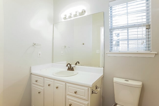 Building Photo - Charming 3 Bedroom Home in Augusta!