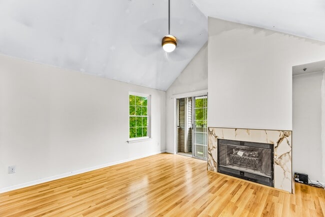 Building Photo - 13570 Lord Sterling Pl