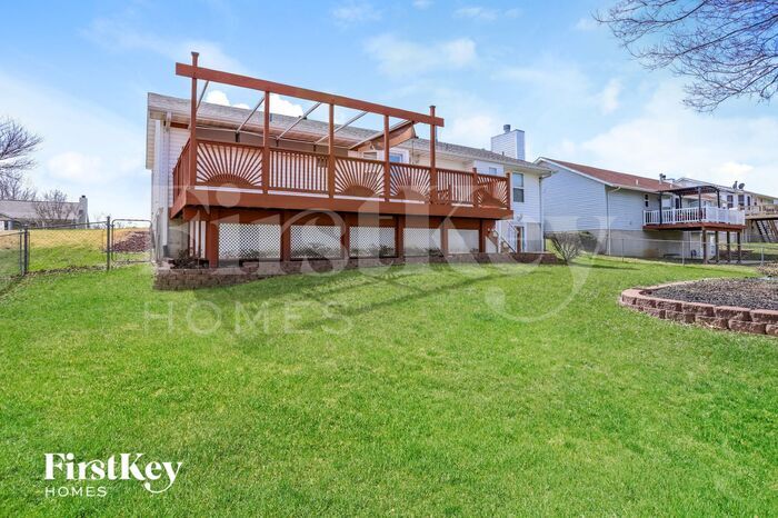 Building Photo - 819 Lakeside Manor Dr
