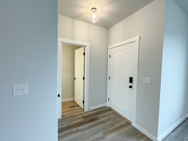 Building Photo - 4403 N Magical Crk Ave