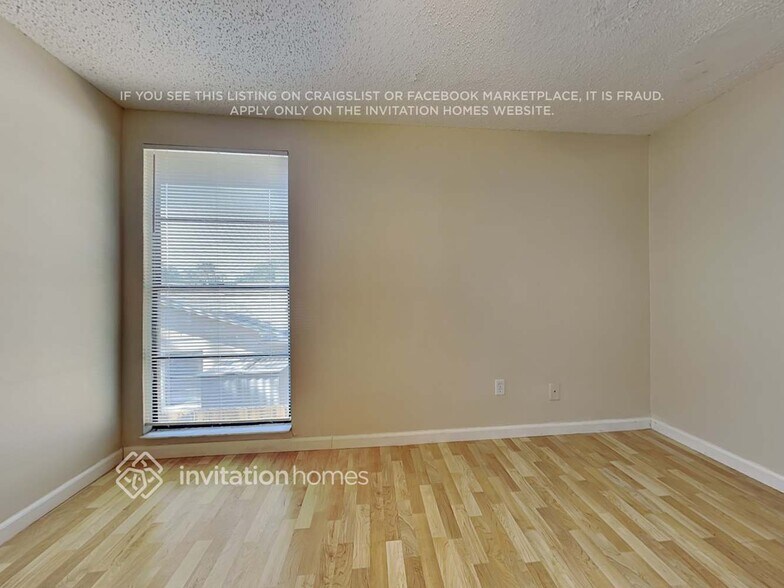 Building Photo - 15707 GardenSide Ln