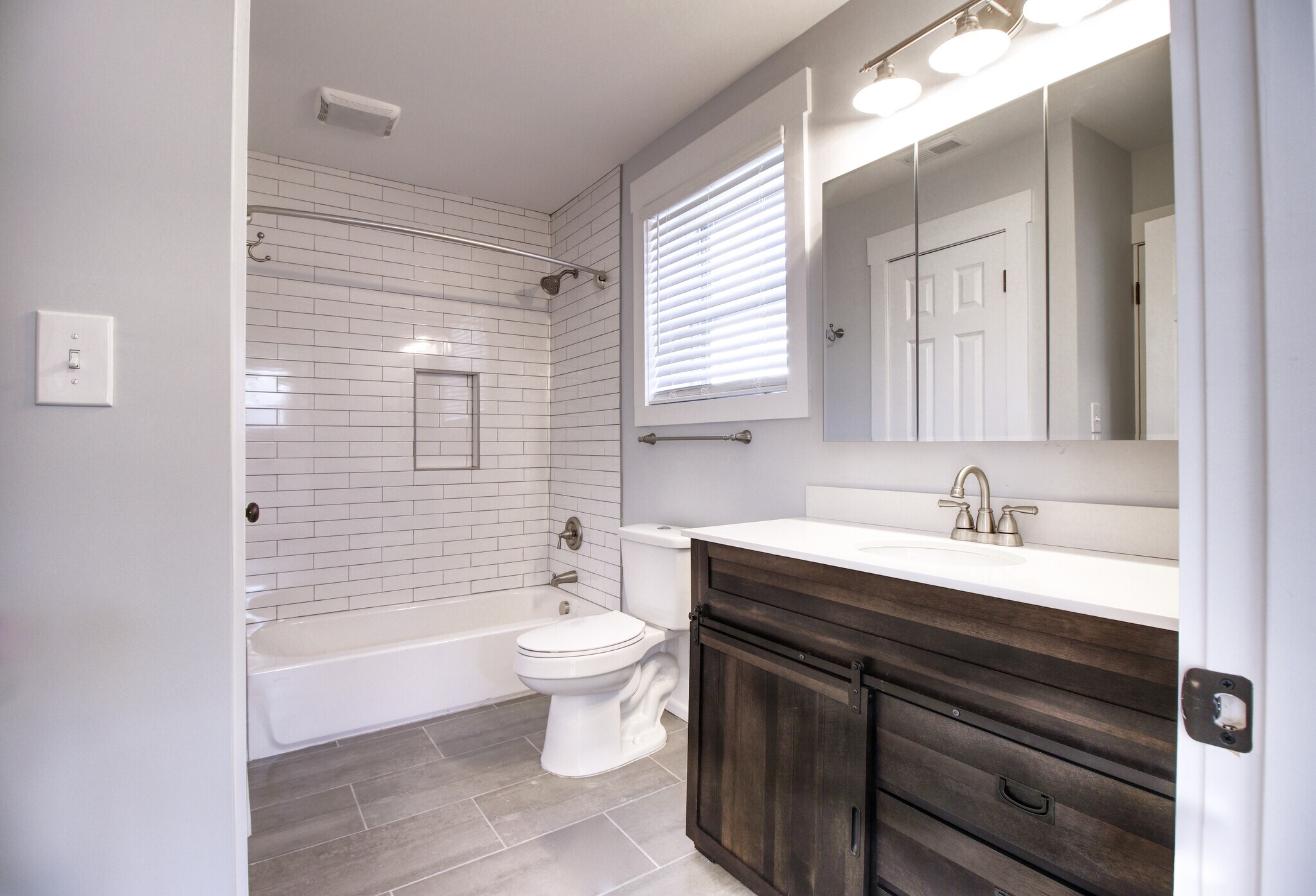 Building Photo - 515 flint st