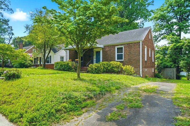 Building Photo - 2208 Wilmore Dr