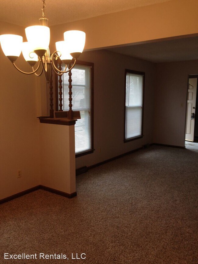 Building Photo - 4 br, 2 bath House - 503 NE Country Lane