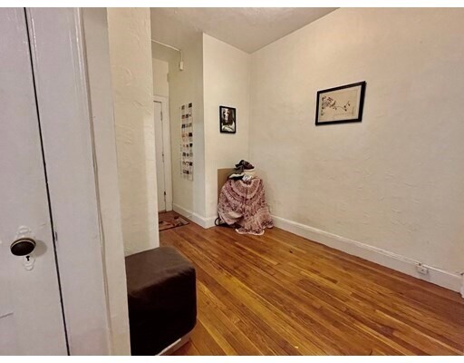 Building Photo - 73 Martin St