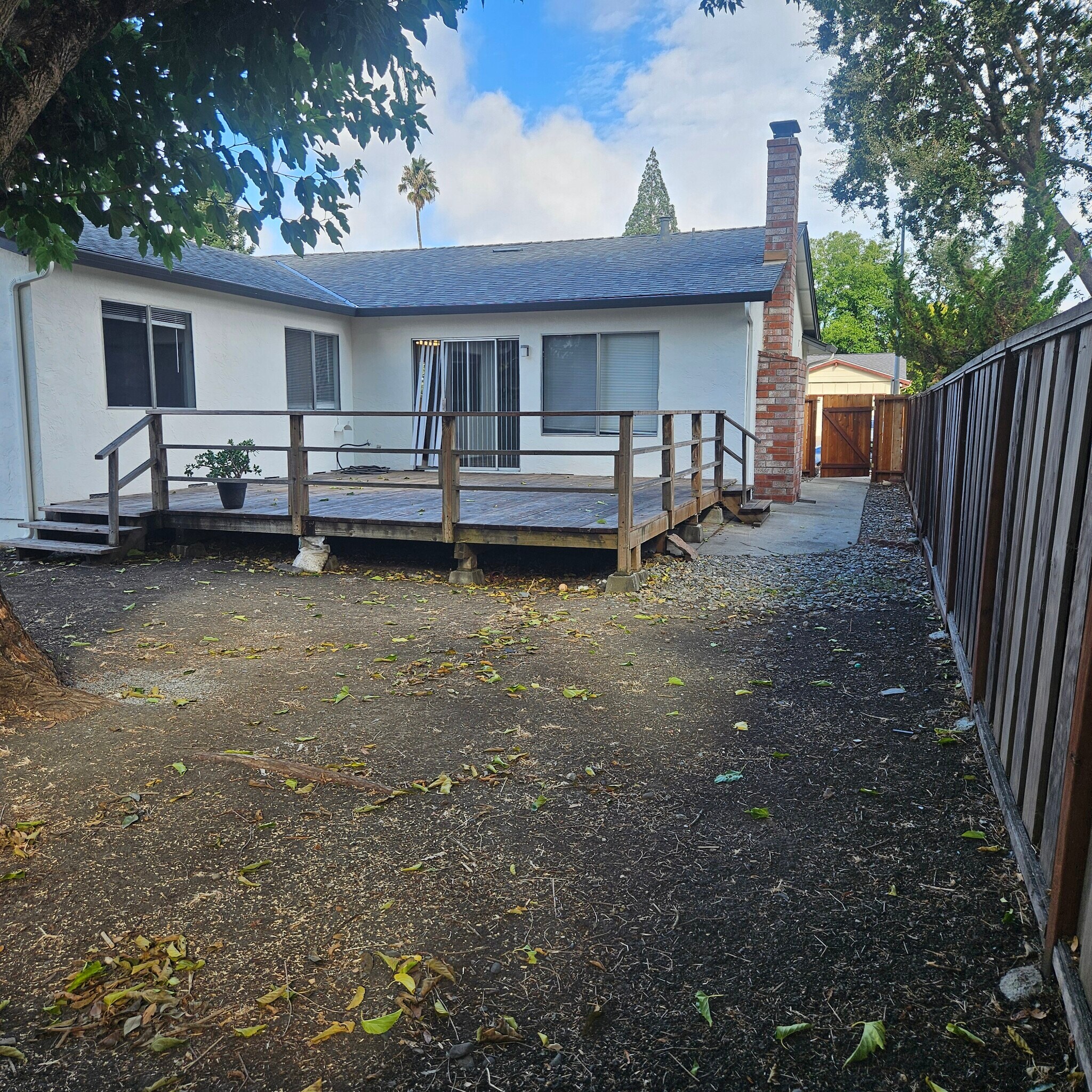 Building Photo - 2838 Saint Denis Dr