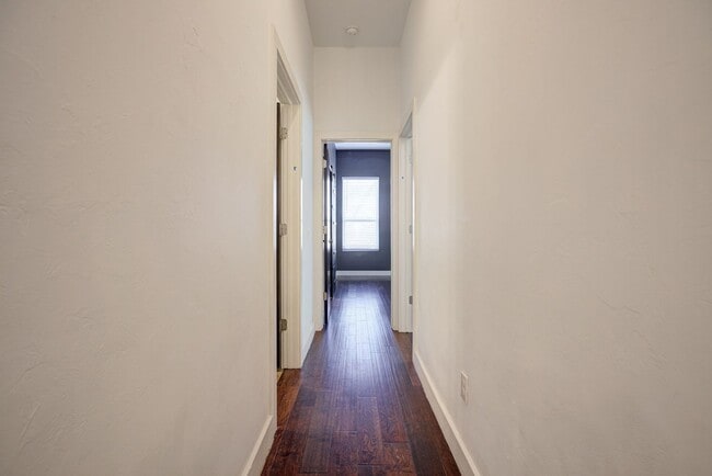 Building Photo - Modern 3-Bedroom Duplex Near OU Health Center and Okana Resort