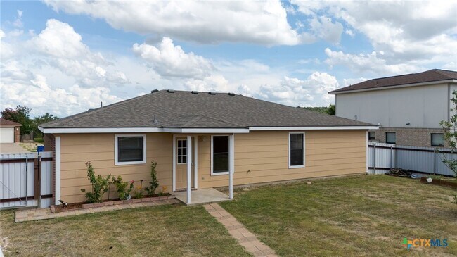 Building Photo - 503 Sumac Trail