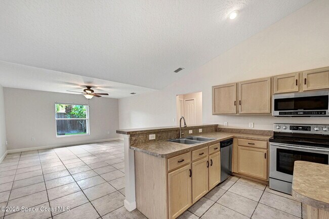 Building Photo - 1135 Egret Lake Way