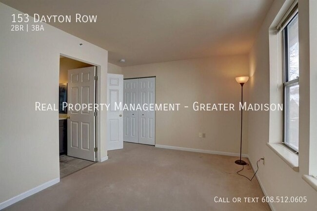 Building Photo - 153 Dayton Row