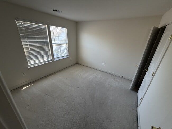 Building Photo - 3921 Braveheart Cir