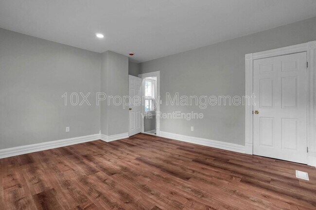 Building Photo - 556 E Whittier St