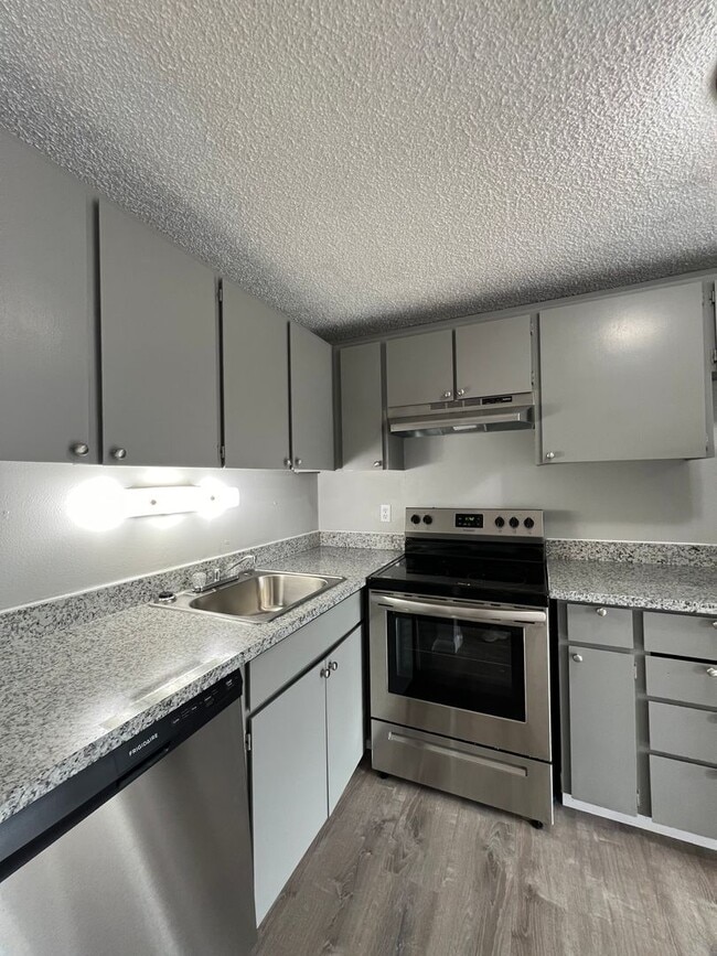 Interior Photo - Lincoln Court