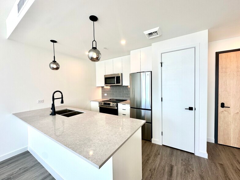 Primary Photo - 130 NE 23rd St